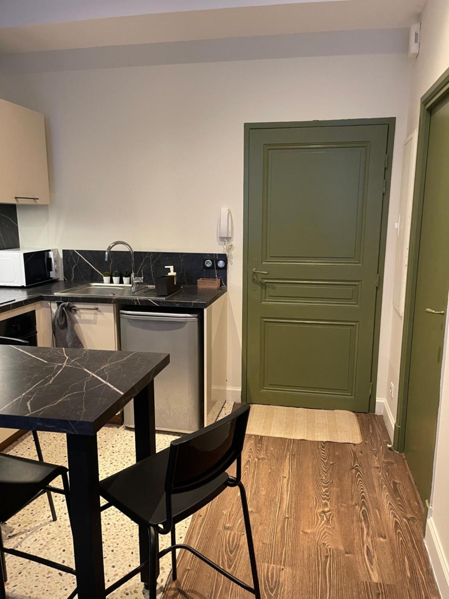 Appartement Au Coeur Du Centre Ville De قرقشونه المظهر الخارجي الصورة