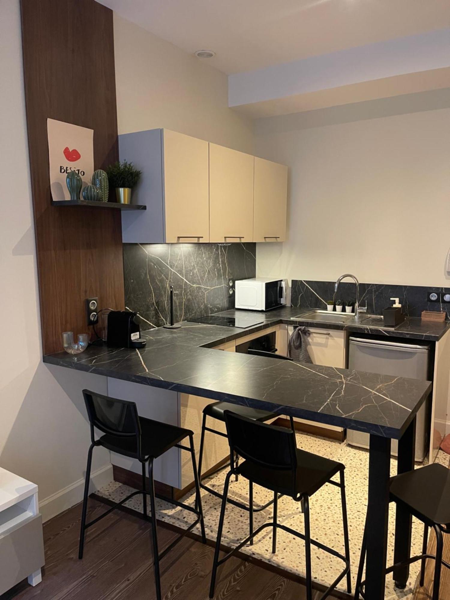 Appartement Au Coeur Du Centre Ville De قرقشونه المظهر الخارجي الصورة
