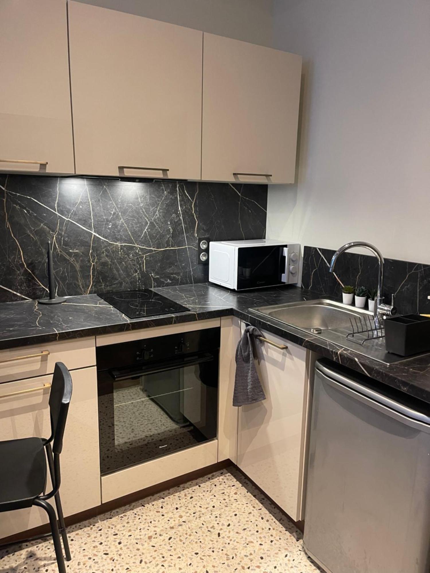 Appartement Au Coeur Du Centre Ville De قرقشونه المظهر الخارجي الصورة